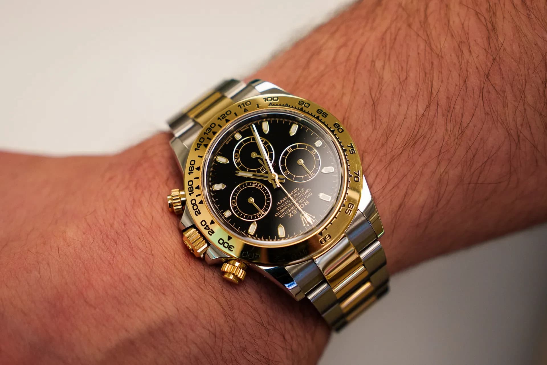 Rolex Daytona Bicolor am Handgelenk